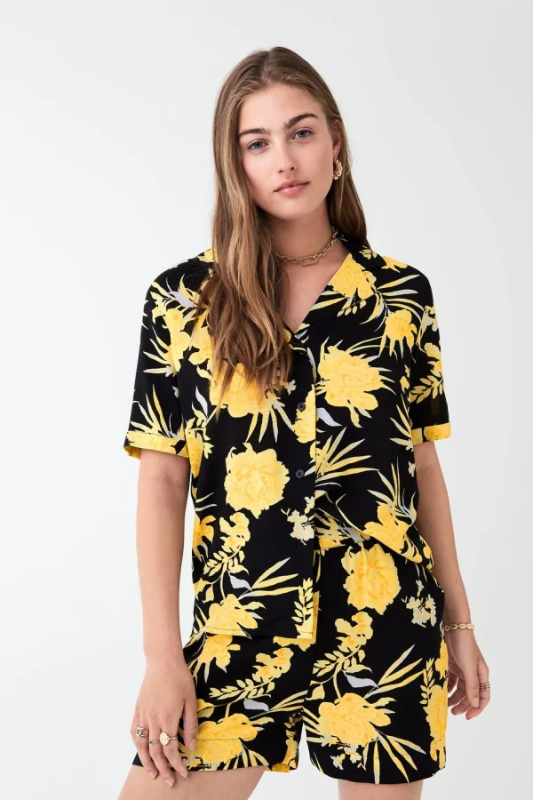 en promotion Gina Tricot Disa Resort Shirt Pale Yellow Flo 1