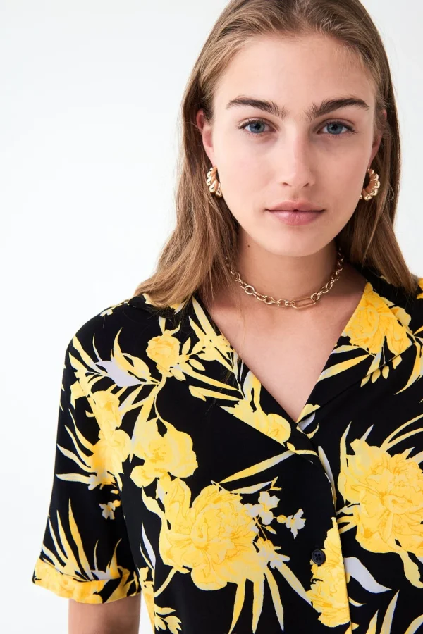 en promotion Gina Tricot Disa Resort Shirt Pale Yellow Flo 3
