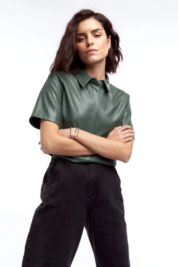Gina Tricot Mia Shortsleeve Pu Shirt Duck Green livraison la plus rapide 1