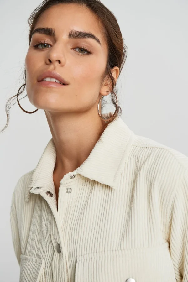 Gina Tricot Cory Corduroy Shirt White Aspargus Pas Cher soldes France 3